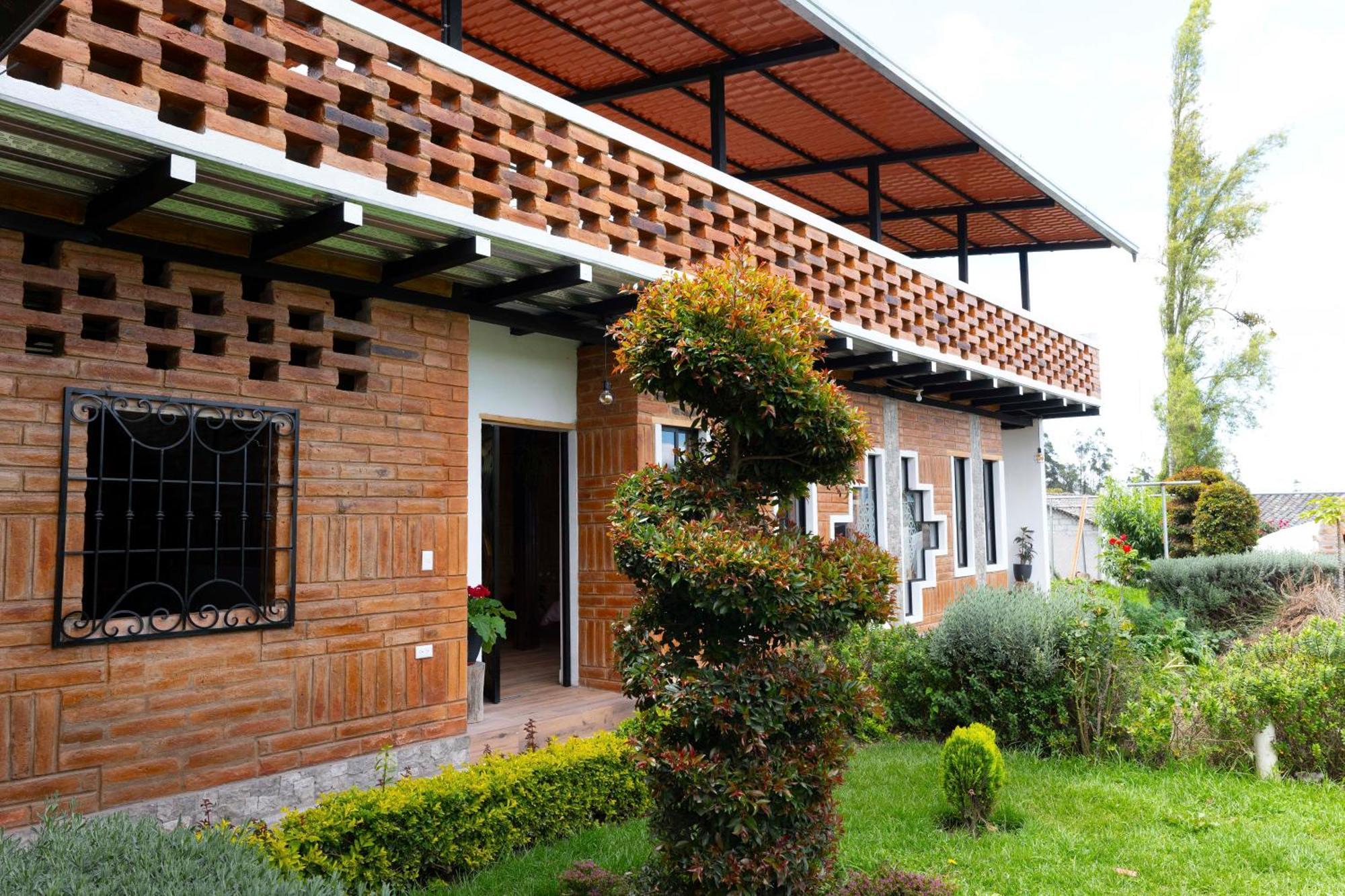 Watzara Wasi Cottage Familiar Camprestre Y Lofts En Cotacachi Zewnętrze zdjęcie